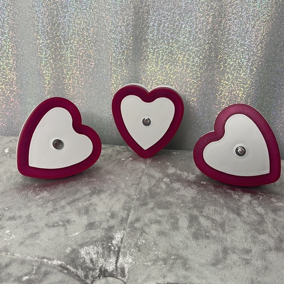 Night light automatic neon heart pink wall plug in glowing cute y2k heart shaped - Picture 4 of 7